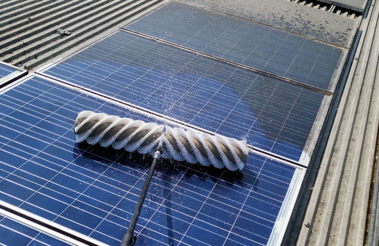 spazzola rotante lavaggio fotovoltaico